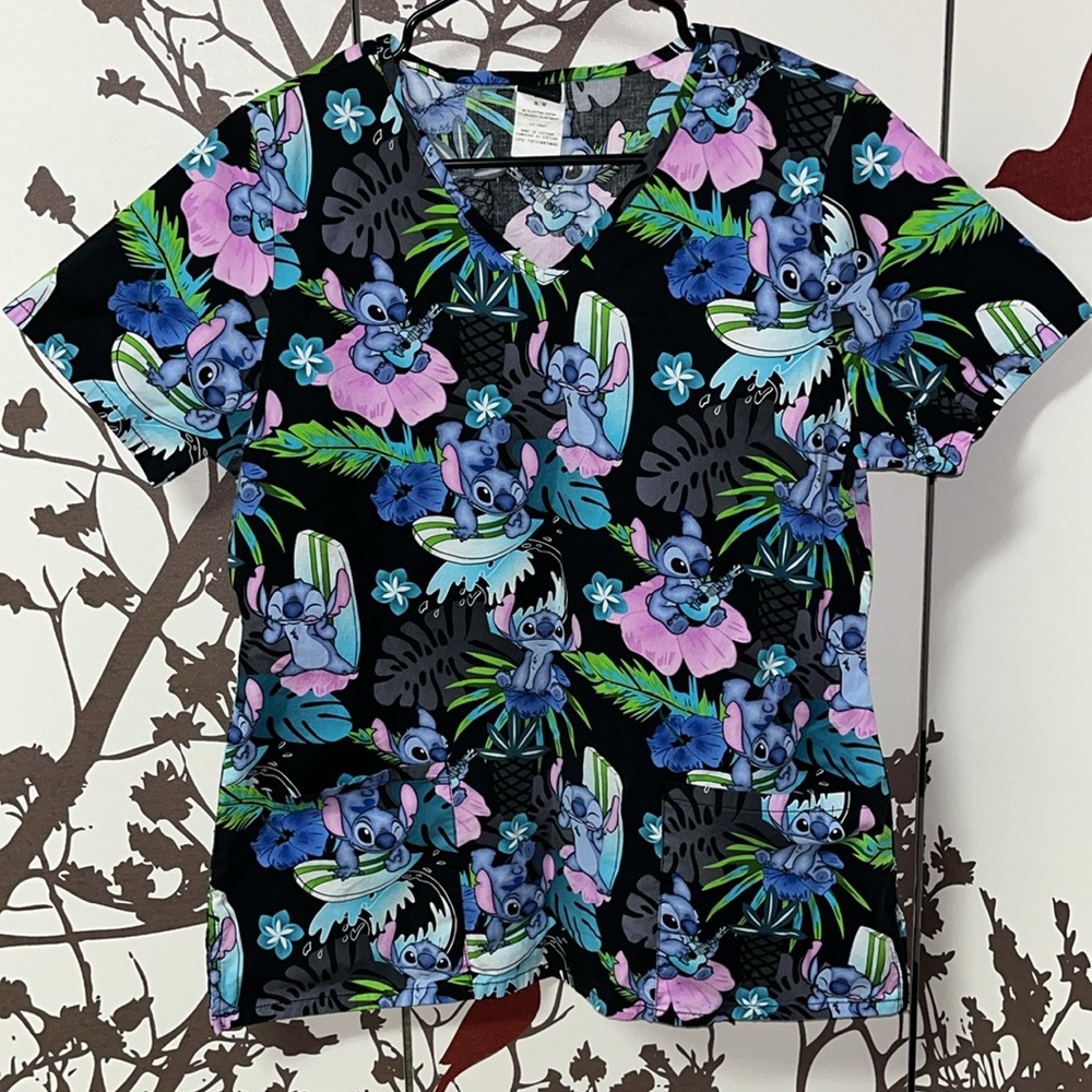 DISNEY LILO & Stitch Size Medium with Front Pockets Scrub Top (T-Shirt) NWOT $55